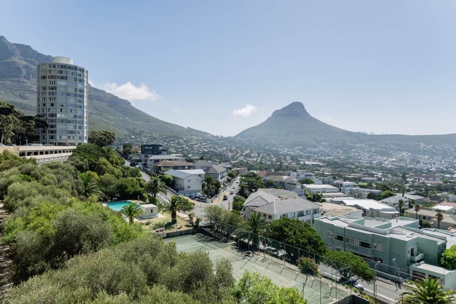 2 Bedroom Property for Sale in Vredehoek Western Cape